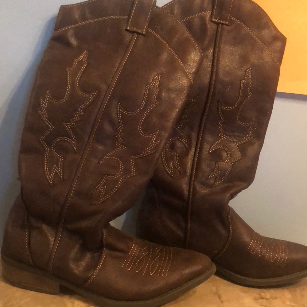 Women’s Brown Cowgirl Boots